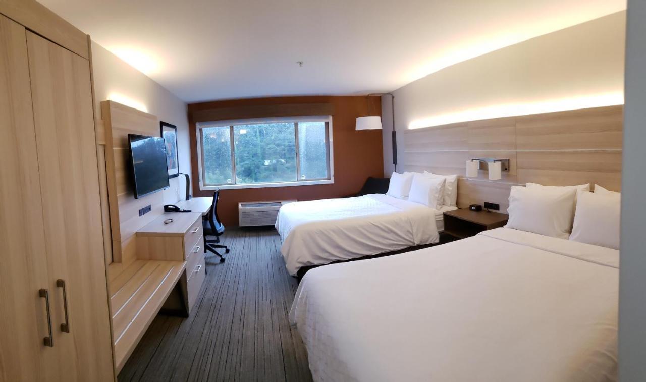 Holiday Inn Express Fort Bragg By Ihg Buitenkant foto