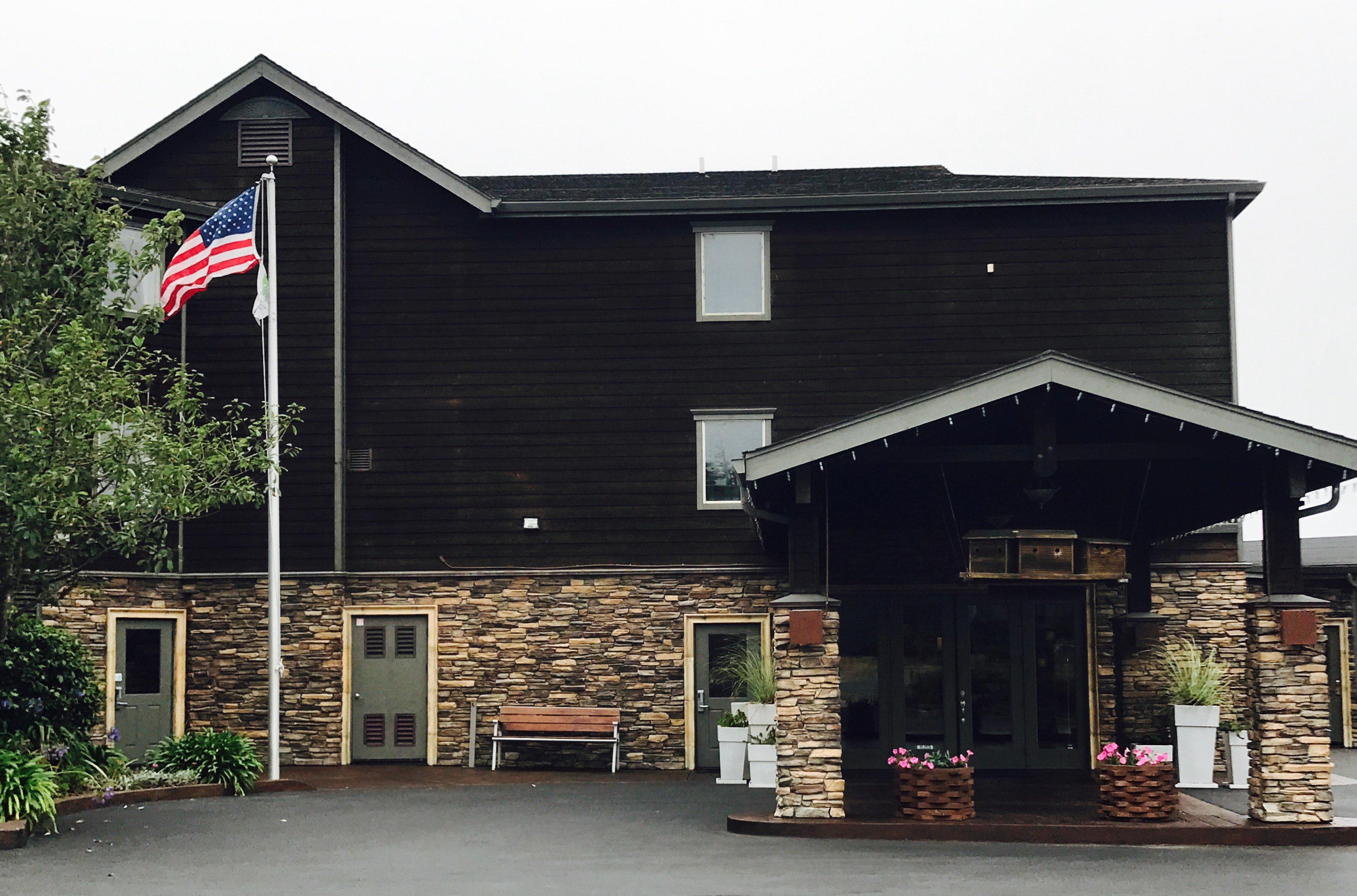 Holiday Inn Express Fort Bragg By Ihg Buitenkant foto