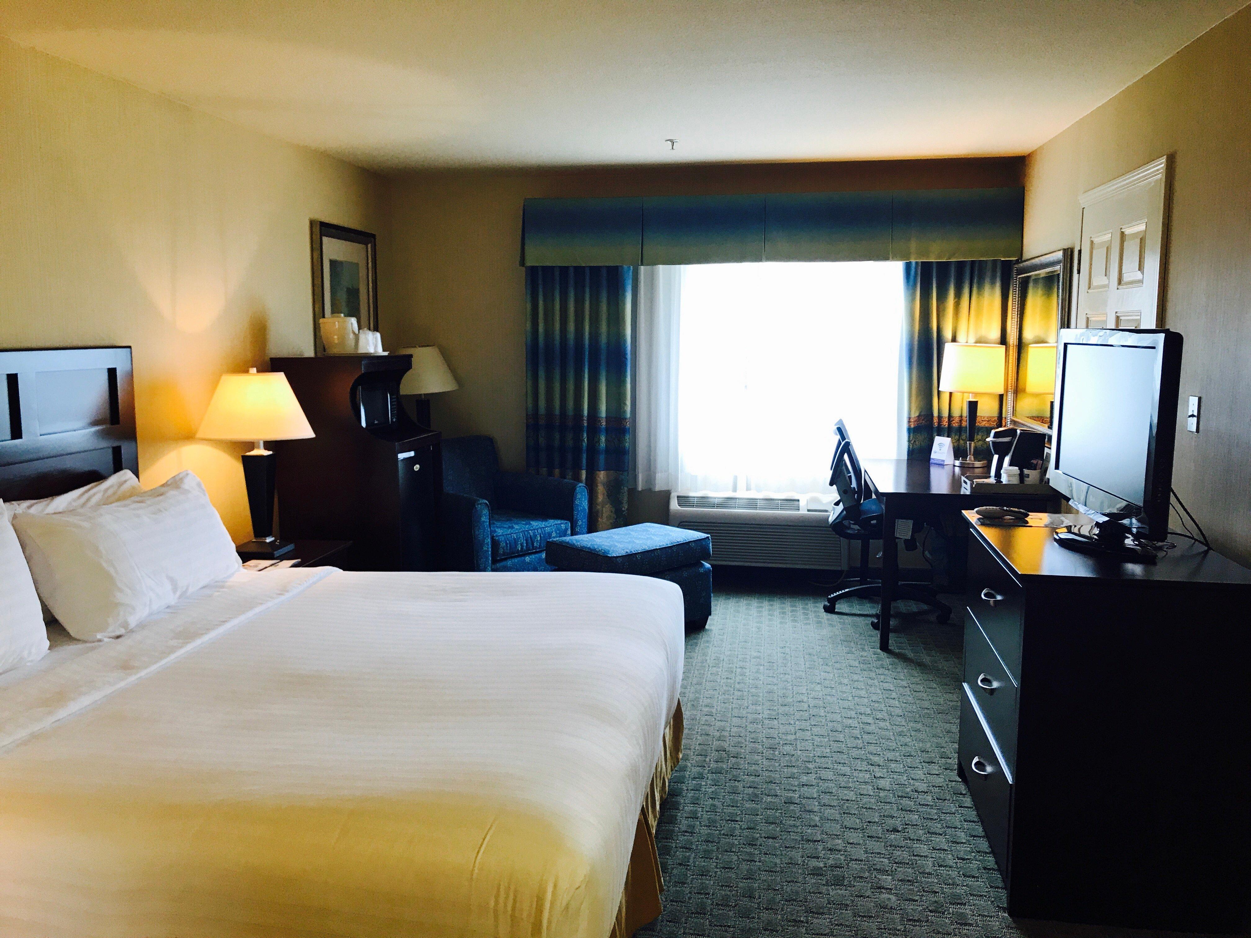 Holiday Inn Express Fort Bragg By Ihg Buitenkant foto