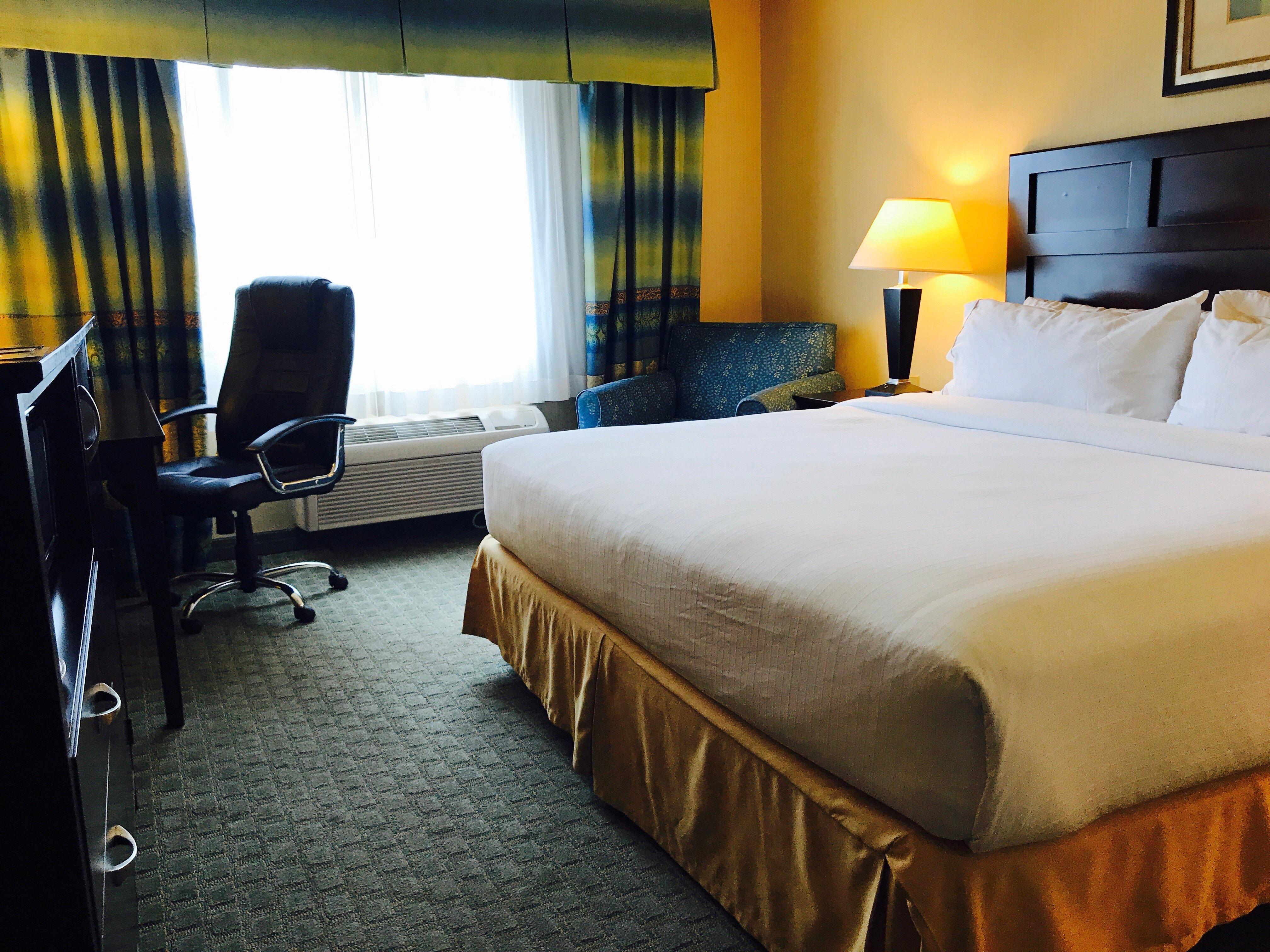 Holiday Inn Express Fort Bragg By Ihg Buitenkant foto