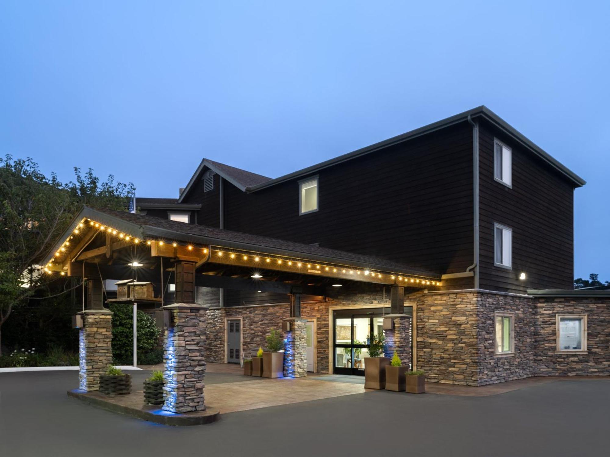 Holiday Inn Express Fort Bragg By Ihg Buitenkant foto
