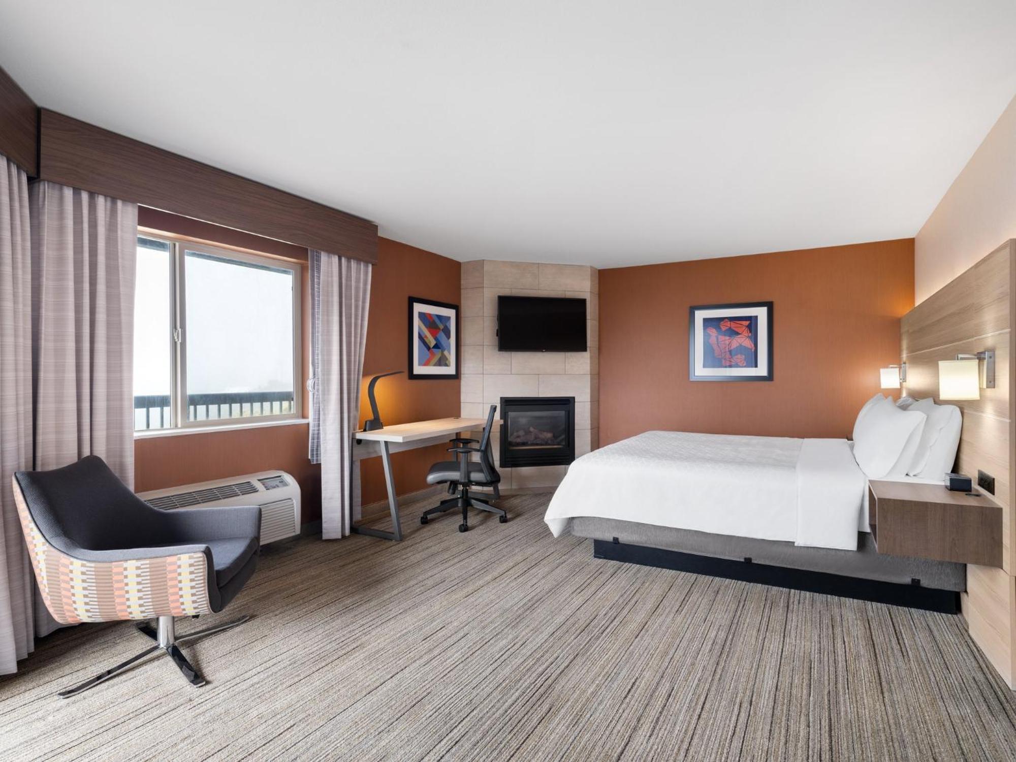 Holiday Inn Express Fort Bragg By Ihg Buitenkant foto
