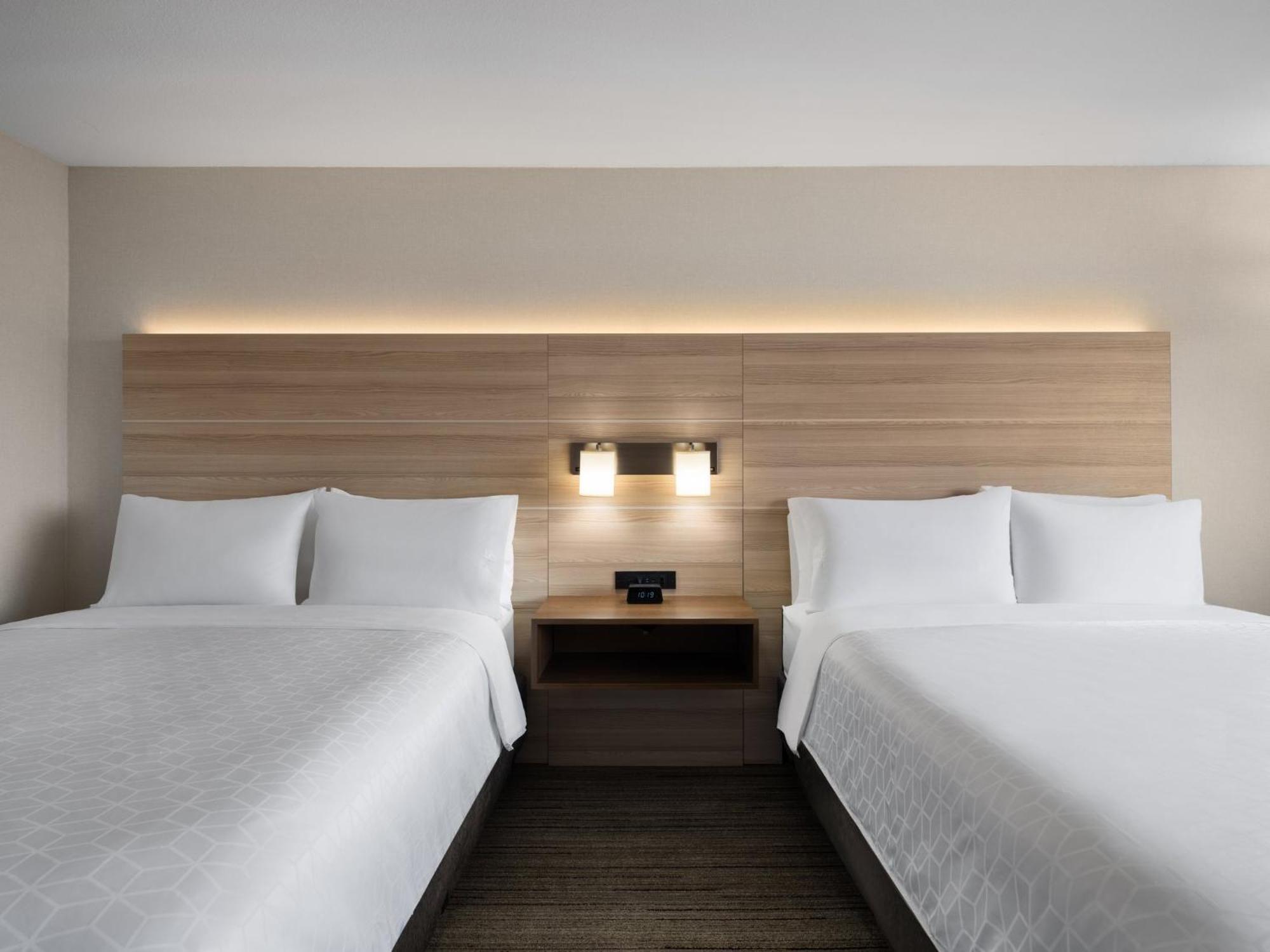 Holiday Inn Express Fort Bragg By Ihg Buitenkant foto