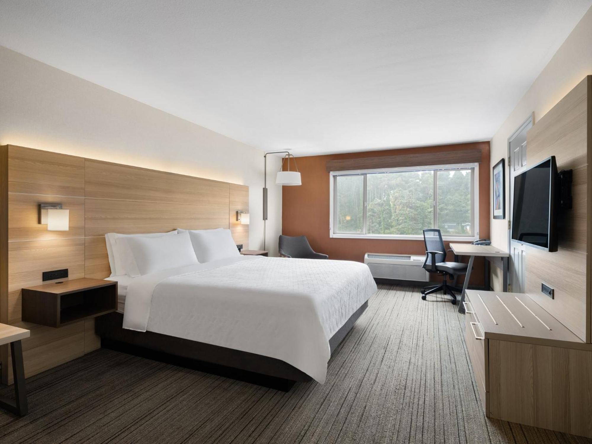 Holiday Inn Express Fort Bragg By Ihg Buitenkant foto