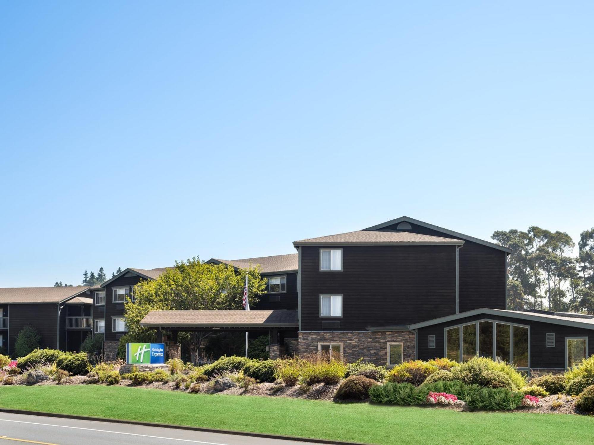 Holiday Inn Express Fort Bragg By Ihg Buitenkant foto