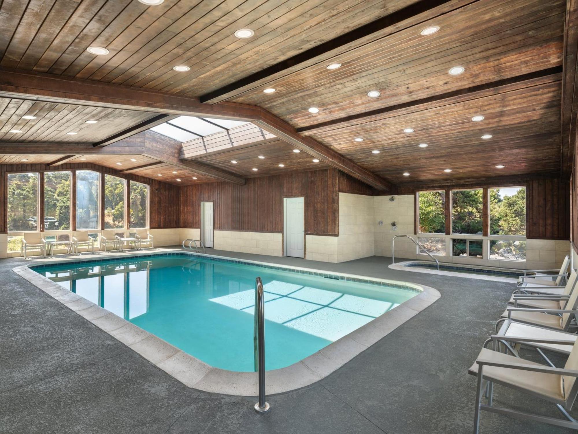 Holiday Inn Express Fort Bragg By Ihg Buitenkant foto