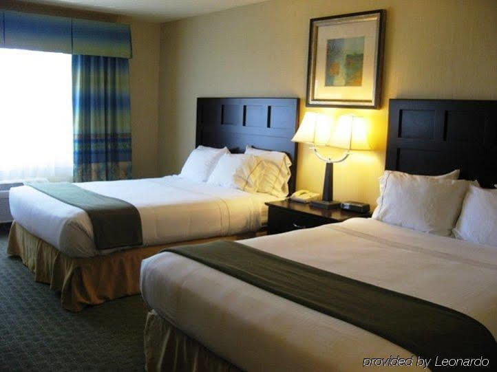 Holiday Inn Express Fort Bragg By Ihg Buitenkant foto