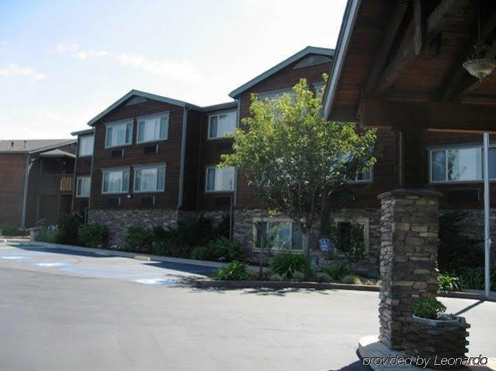 Holiday Inn Express Fort Bragg By Ihg Buitenkant foto