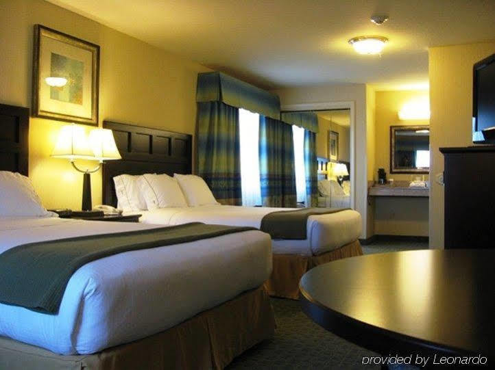 Holiday Inn Express Fort Bragg By Ihg Buitenkant foto